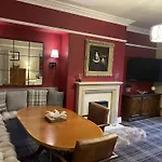 Seaside-Scarborough-Wifi-Parking-Petsok-Sleeps-7 8