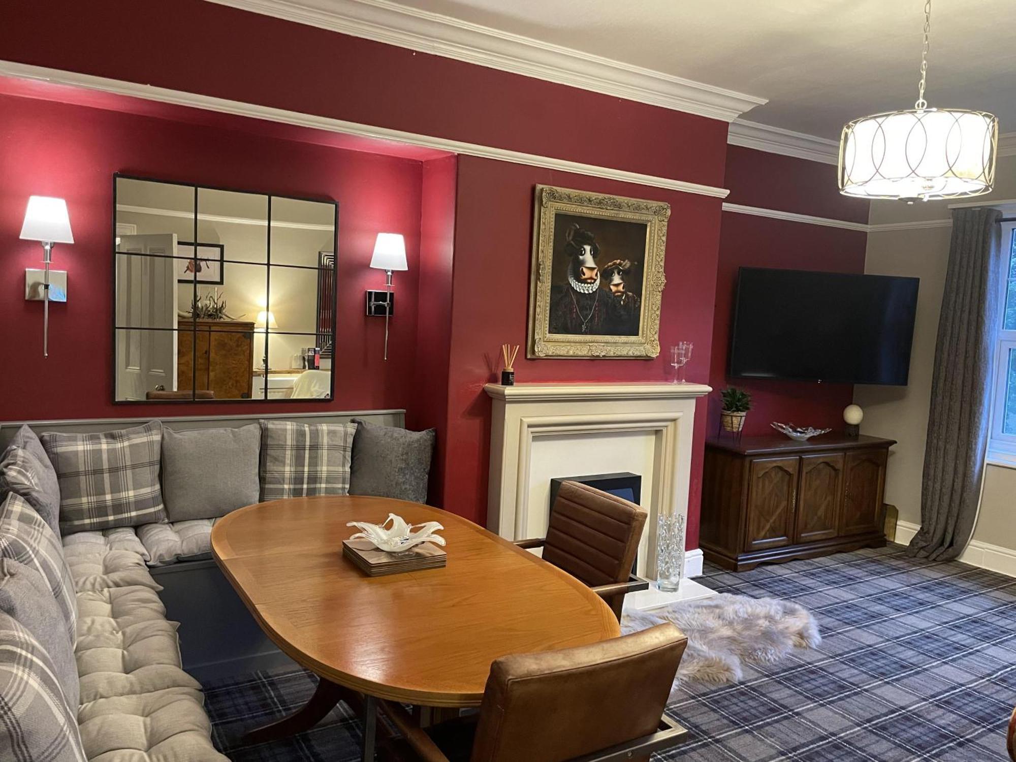 Seaside-scarborough-wifi-parking-petsok-sleeps-7 8 Holiday home Scarborough