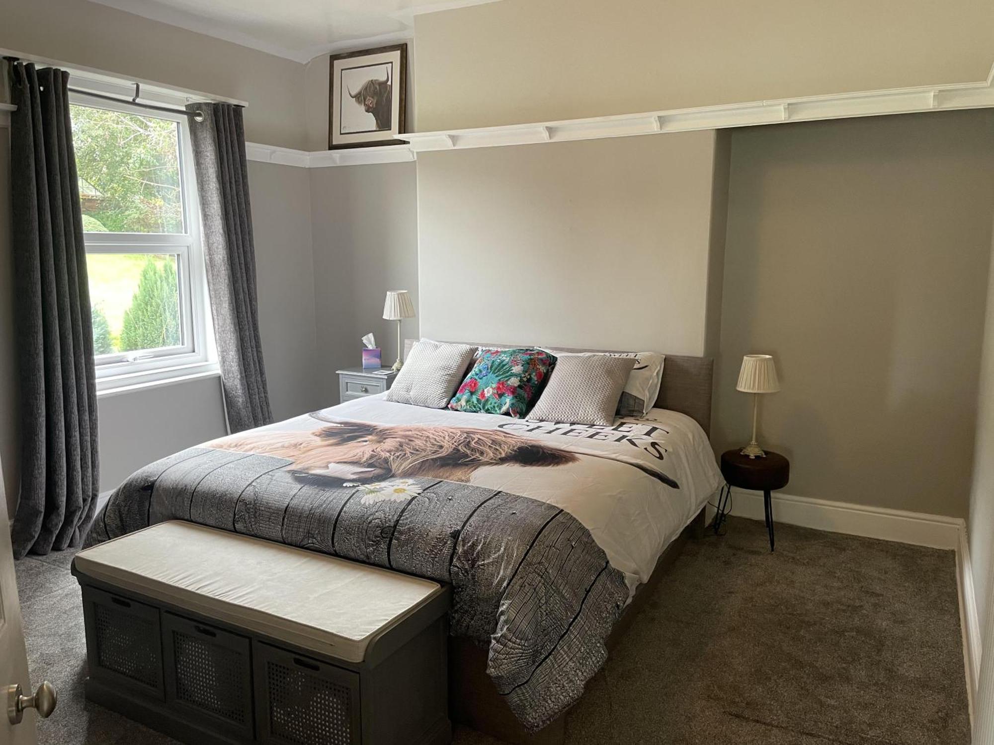 Seaside-scarborough-wifi-parking-petsok-sleeps-7 8 Holiday home Scarborough